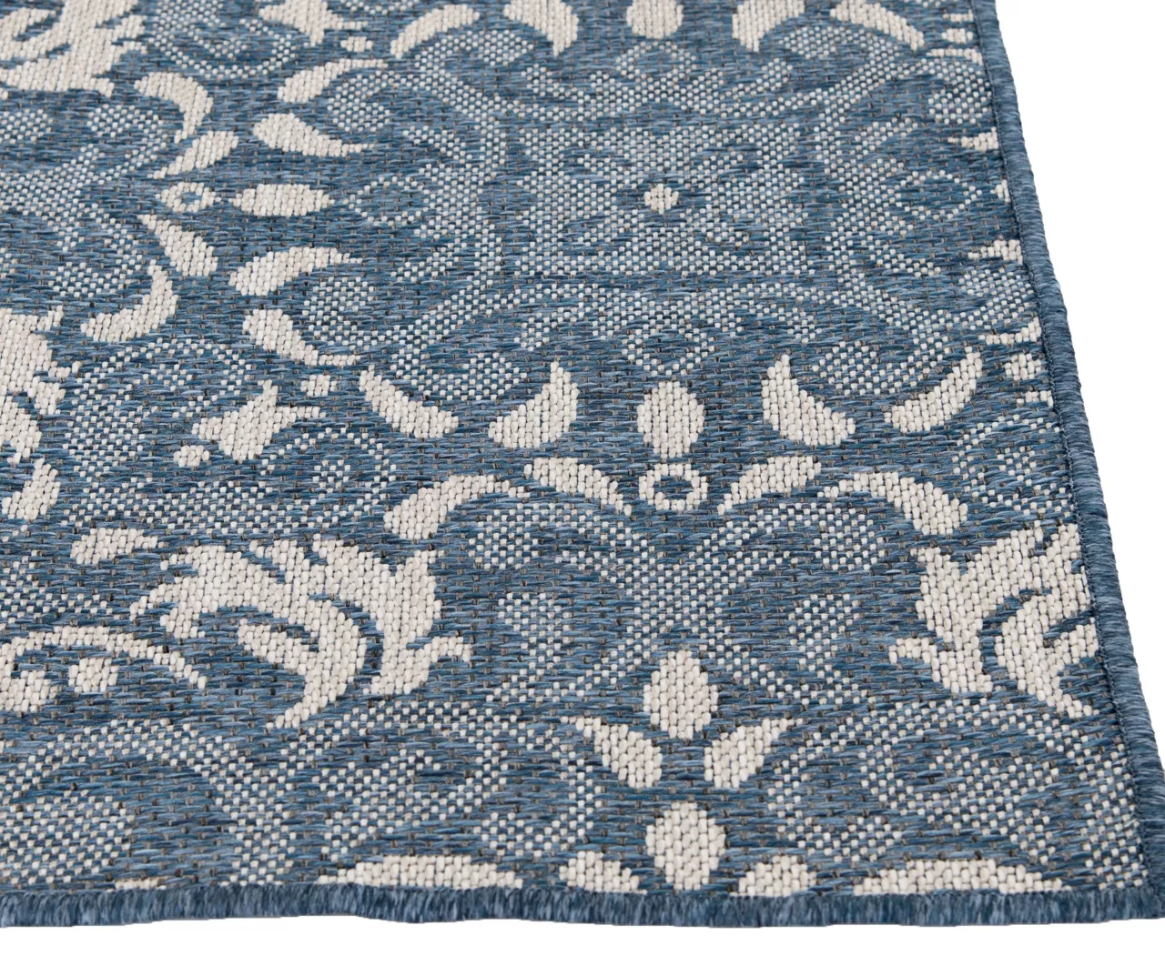 Broyhill Sandpointe Damask Outdoor Area Rug 6 Broyhill Sandpointe Damask Outdoor Area Rug - Image 4