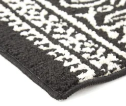 Broyhill Black & White Ornate Fascination Accent Rug -Broyhill 810557659 1