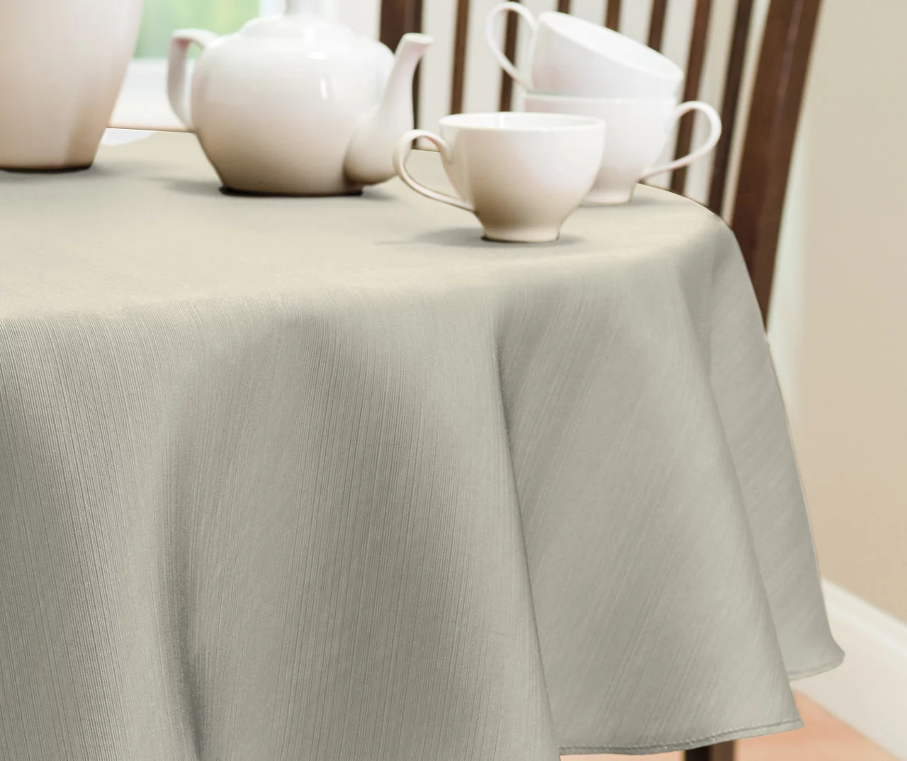Broyhill Antique White Fabric Tablecloth 3 Broyhill Antique White Fabric Tablecloth